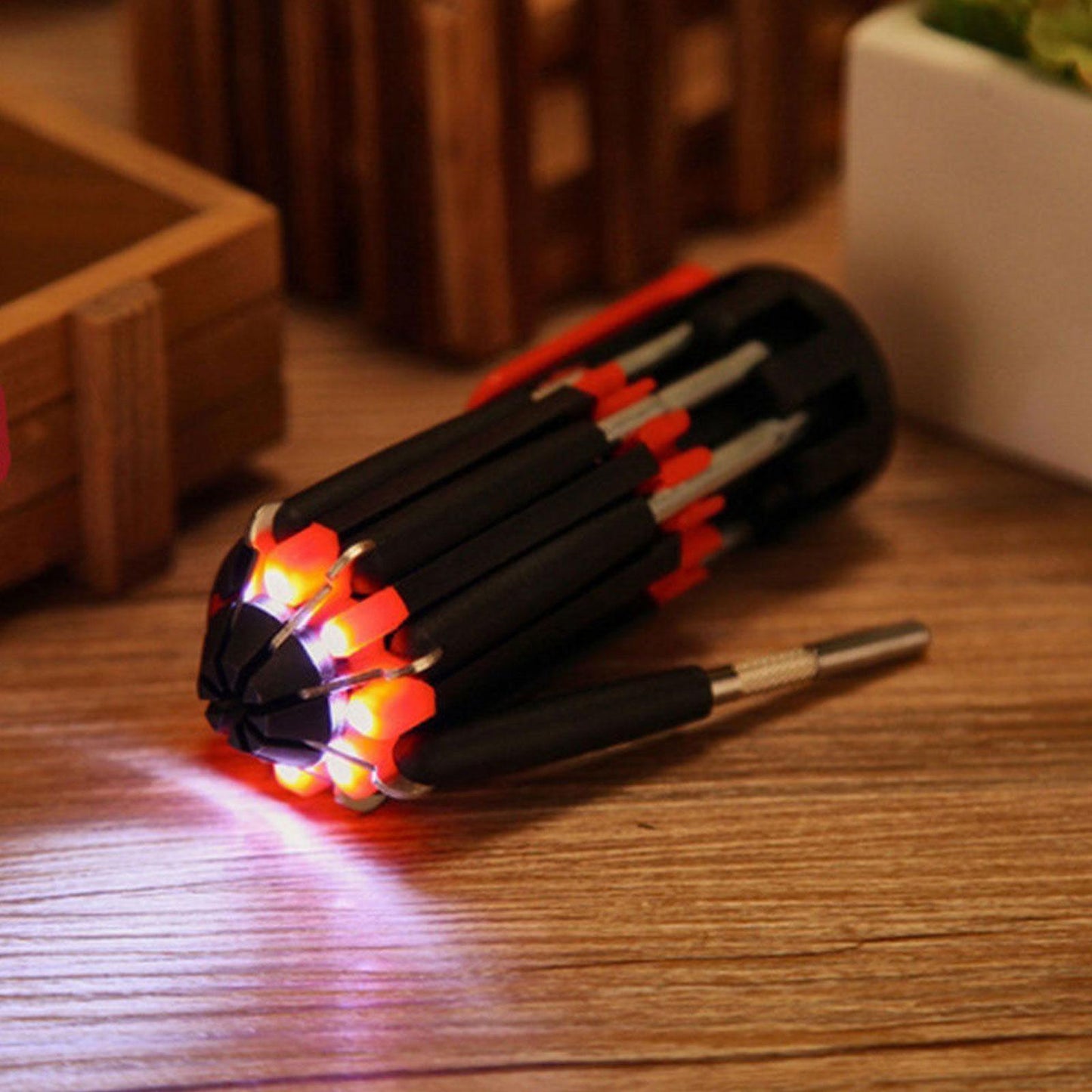 8 in 1 Screwdriver with LED Flashlight